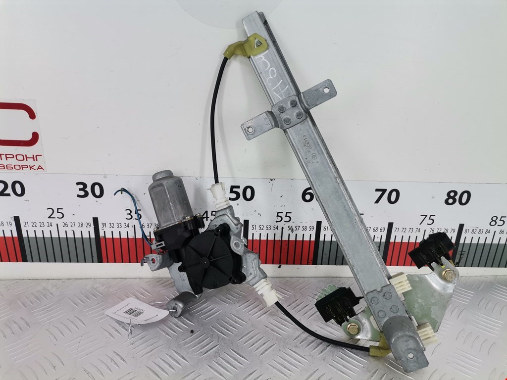 Стеклоподъемник задний правый NISSAN Almera Tino 2000-2006