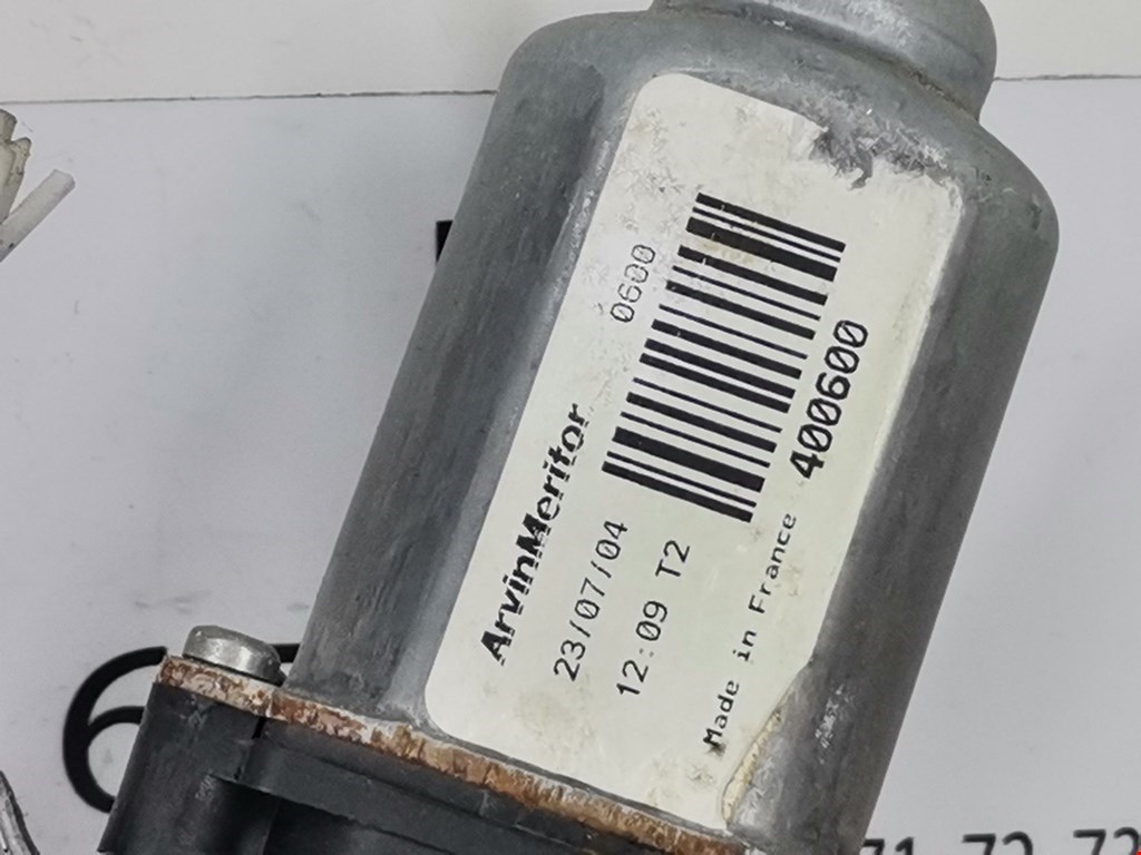 Стеклоподъемник задний правый NISSAN Almera Tino 2000-2006