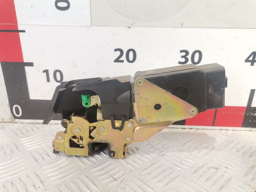 Замок двери задней левой MITSUBISHI Space Star 1999-2006