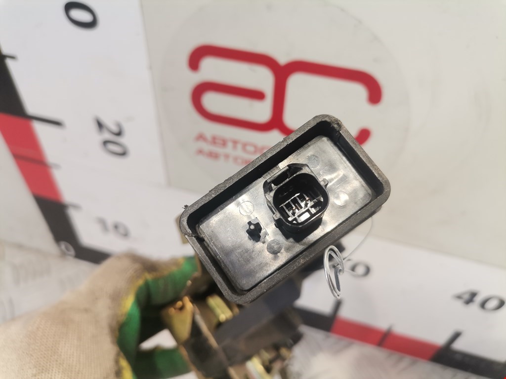 Замок двери задней левой MITSUBISHI Space Star 1999-2006