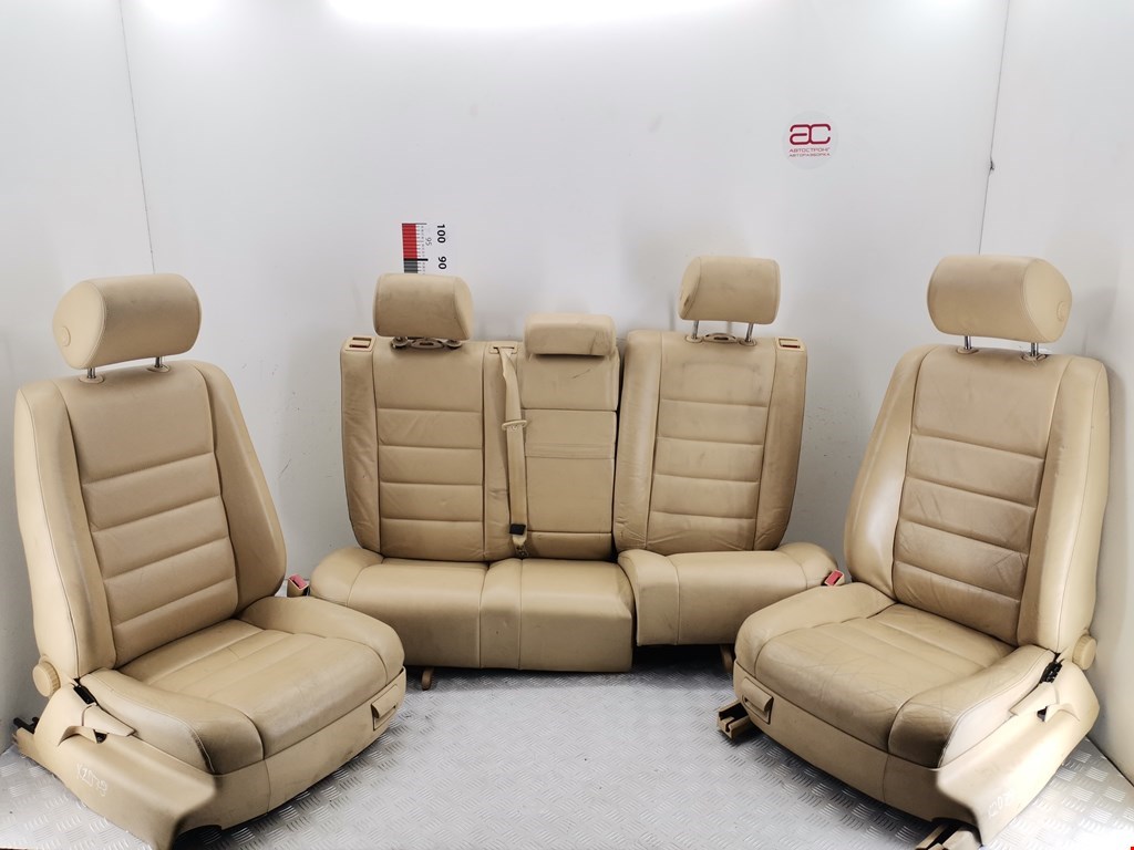 Комплект (К-кт) сидений VOLKSWAGEN Touareg 2002-2010