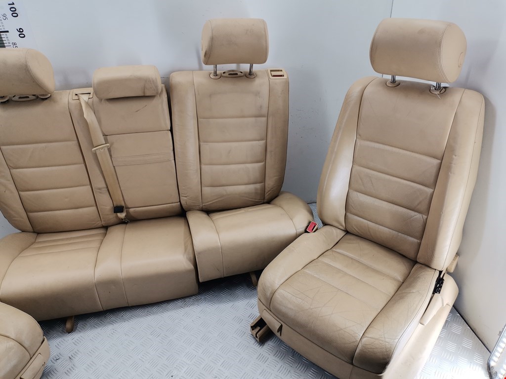 Комплект (К-кт) сидений VOLKSWAGEN Touareg 2002-2010