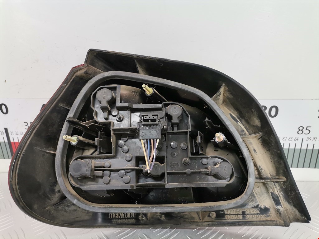 Фонарь задний правый RENAULT Megane I 1996-2002