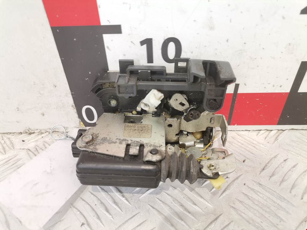 Замок двери передней правой DACIA Sandero 2008-2012