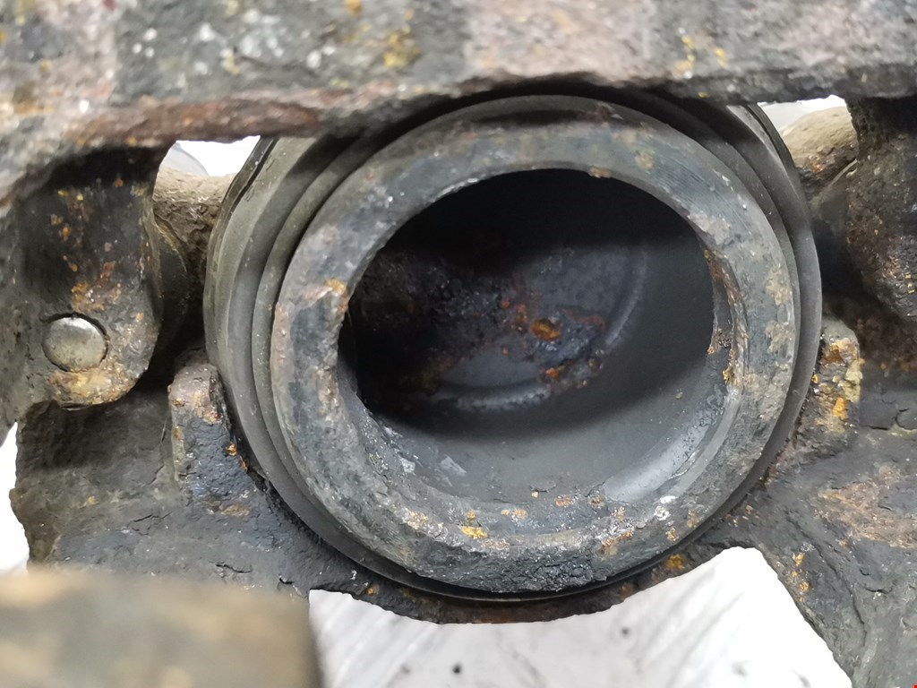 Суппорт передний правый PEUGEOT 508 2011-2018