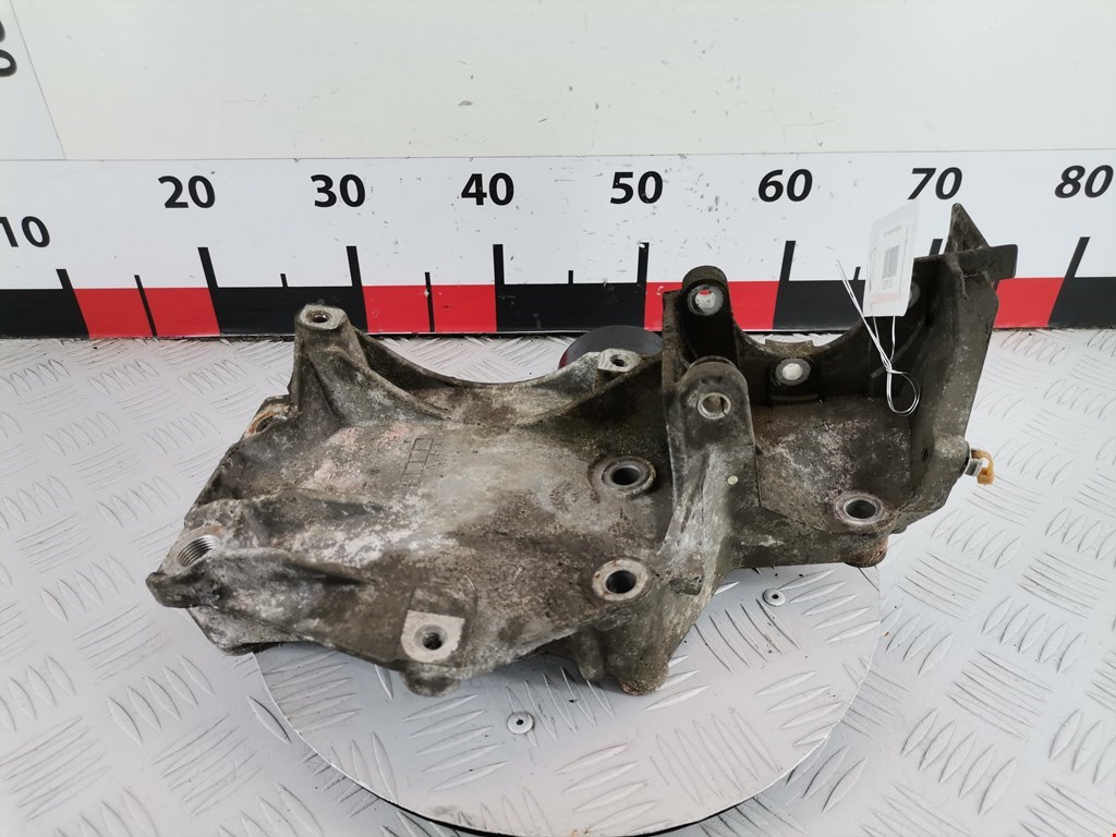 Кронштейн генератора SAAB 9-5 1997-2010