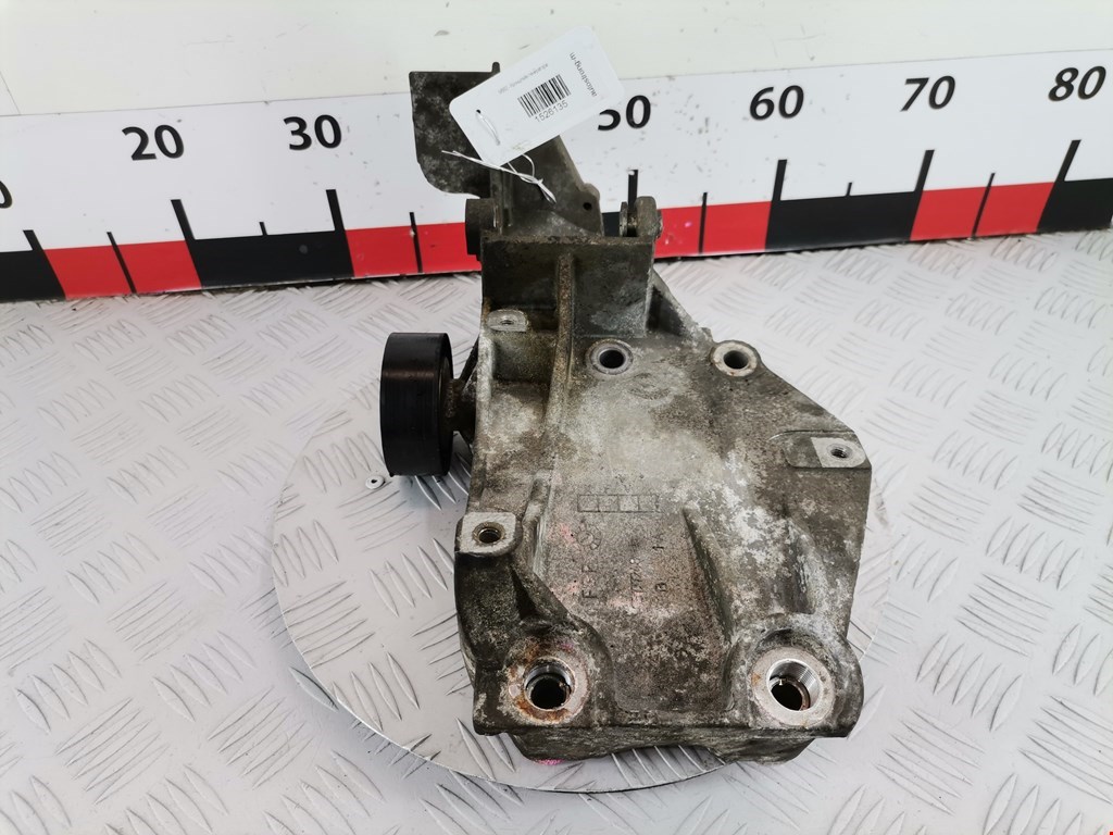 Кронштейн генератора SAAB 9-5 1997-2010