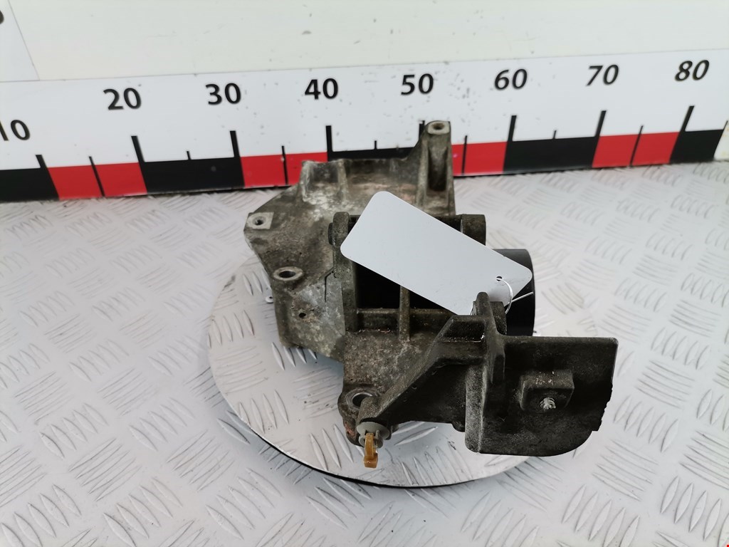 Кронштейн генератора SAAB 9-5 1997-2010