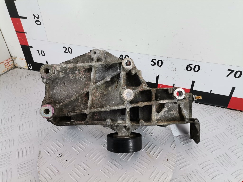 Кронштейн генератора SAAB 9-5 1997-2010