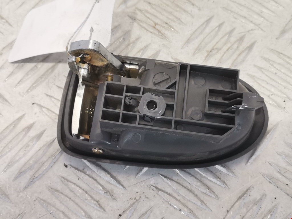 Ручка дверная задняя внутренняя левая MAZDA Premacy CP 1999-2004