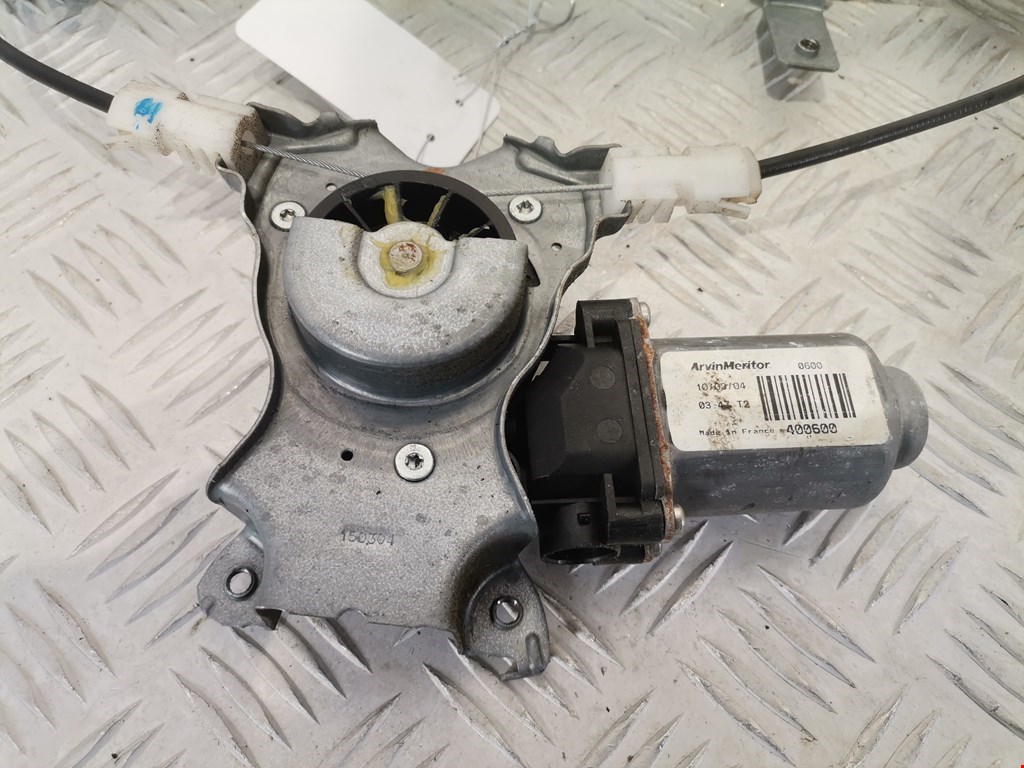 Стеклоподъемник задний правый NISSAN Almera Tino 2000-2006