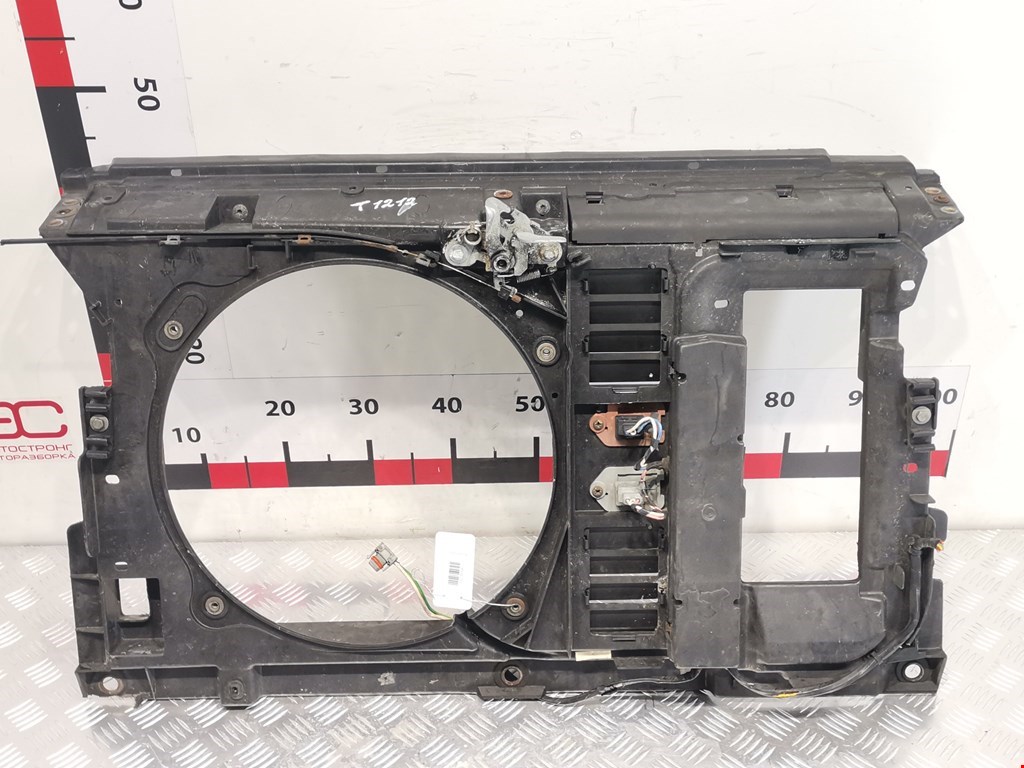 Панель передняя (передняя монтажная панель рамка передняя телевизор) Peugeot 607 (1999-2010)