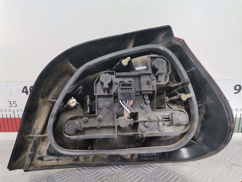 Фонарь задний левый RENAULT Megane I 1996-2002