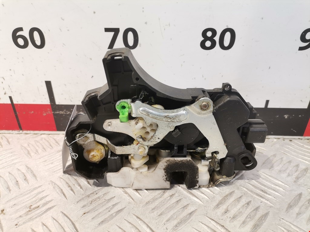 Замок двери передней левой MITSUBISHI Colt Z3 2003-2012