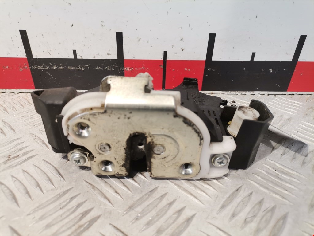 Замок двери передней левой MITSUBISHI Colt Z3 2003-2012