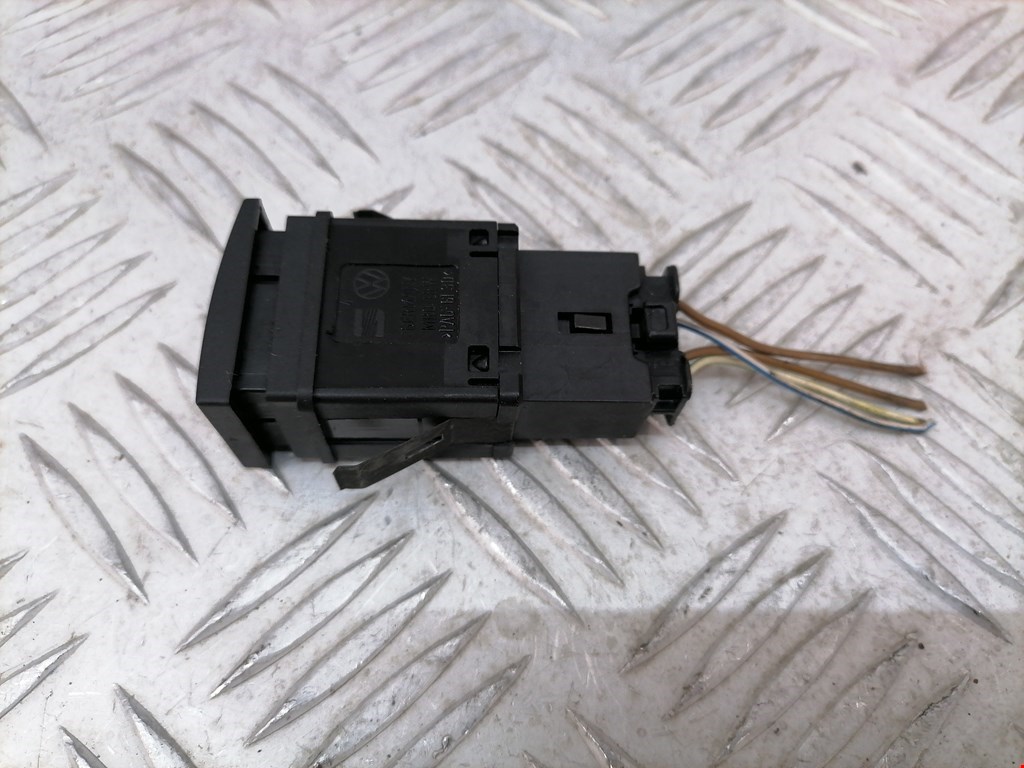 Кнопка аварийной сигнализации (аварийки) VOLKSWAGEN Polo IV 2001-2009