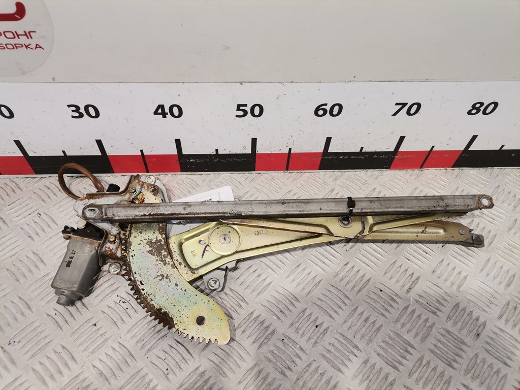 Стеклоподъемник задний правый KIA Carens 1999-2002