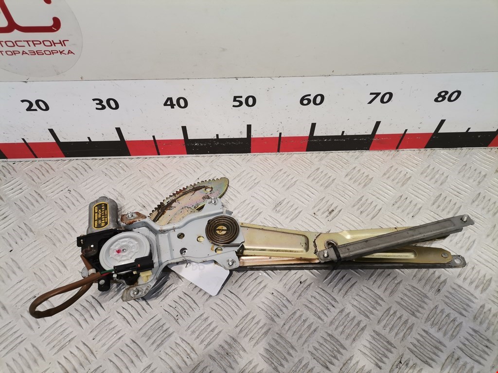 Стеклоподъемник задний правый KIA Carens 1999-2002