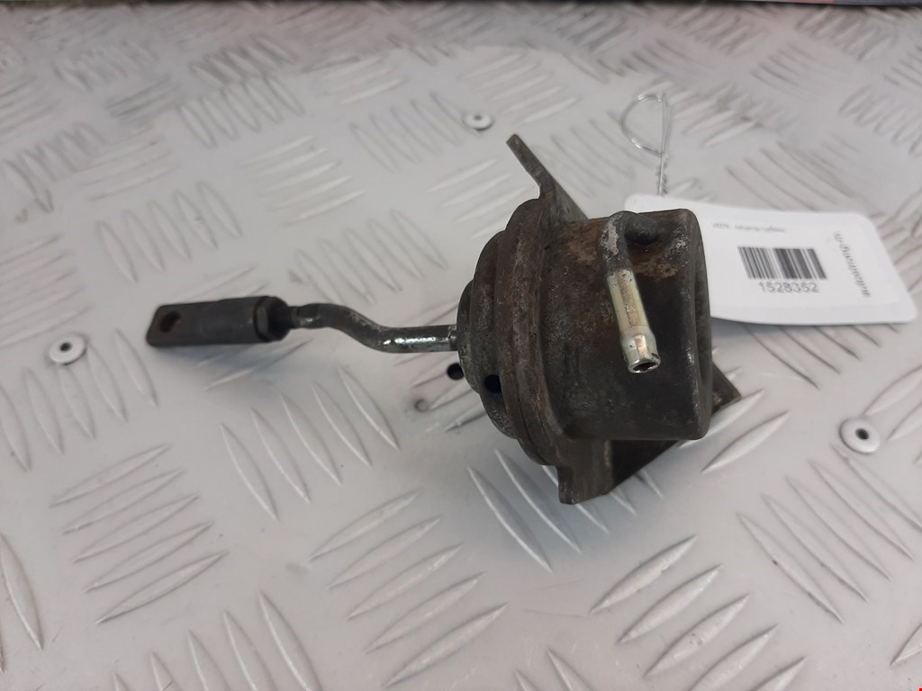 Моторчик привода (положения воздушных) заслонок (актуатор сервопривода турбины) CITROEN Xsara Picasso 1999-2012