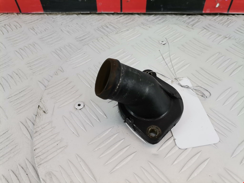 Корпус термостата AUDI A4 B5 1995-2001