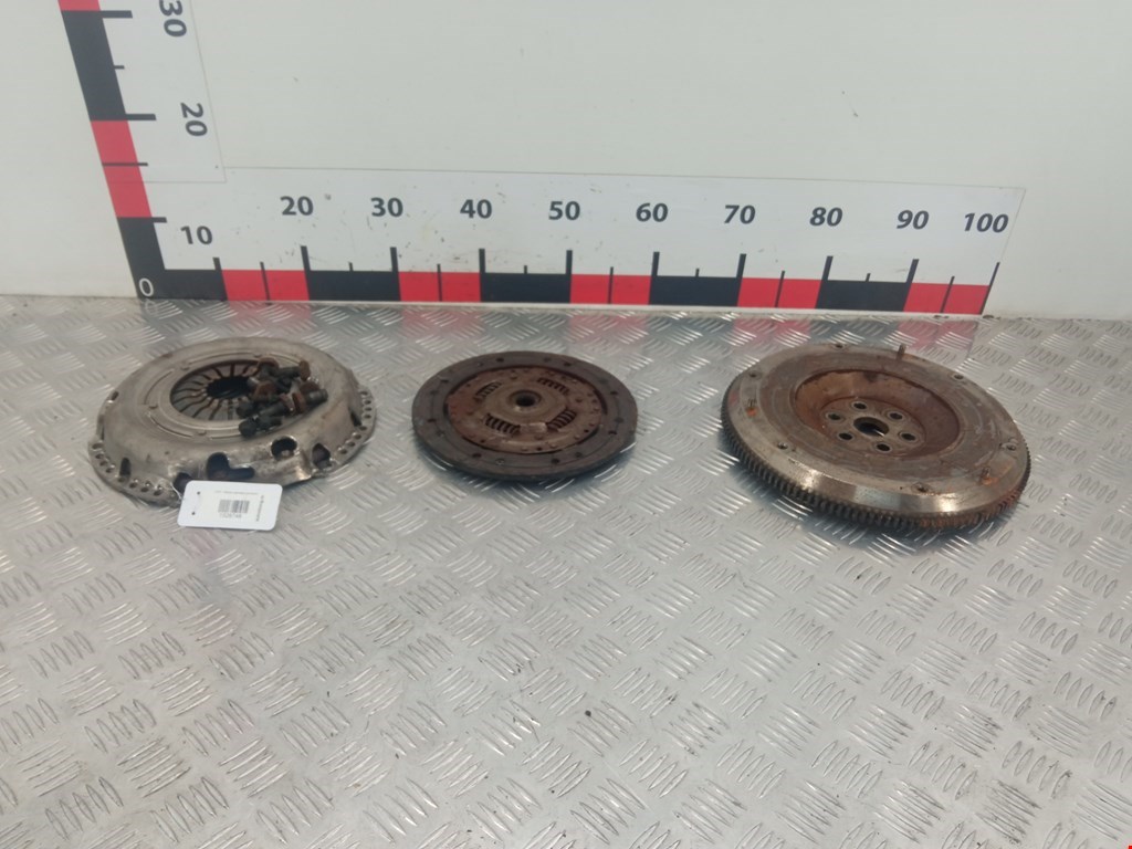 Маховик (демпфер сцепления) FORD Focus I 1998-2005