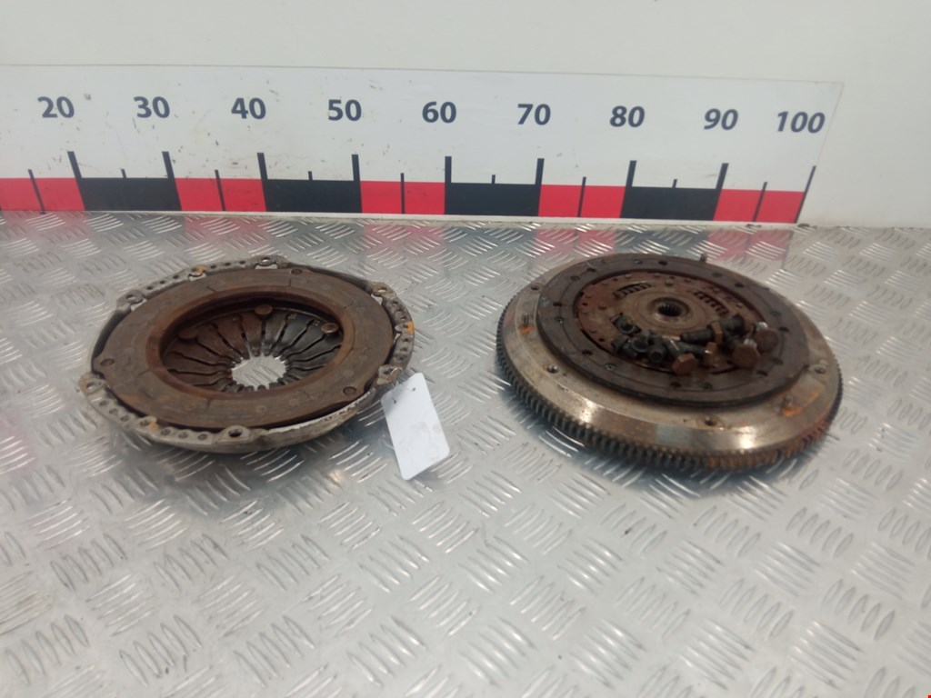 Маховик (демпфер сцепления) FORD Focus I 1998-2005