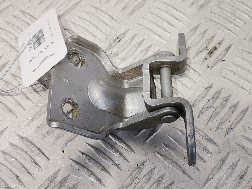 Петля двери задней правой Kia Carens 1 (RS) (1999-2006)