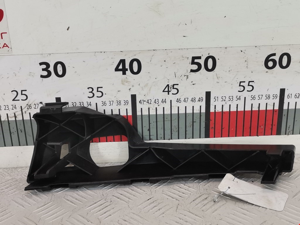 Кронштейн переднего бампера правый FORD Focus II 2005-2011