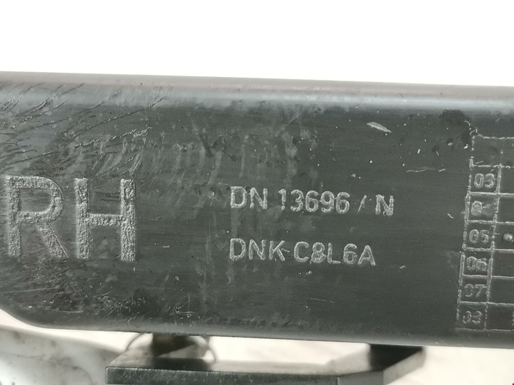 Кронштейн переднего бампера правый FORD Focus II 2005-2011