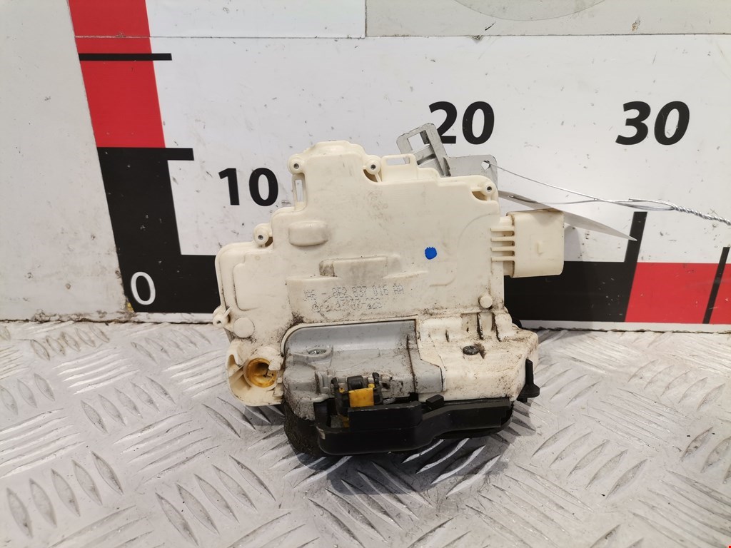 Замок двери передней правой AUDI A4 B7 2004-2007