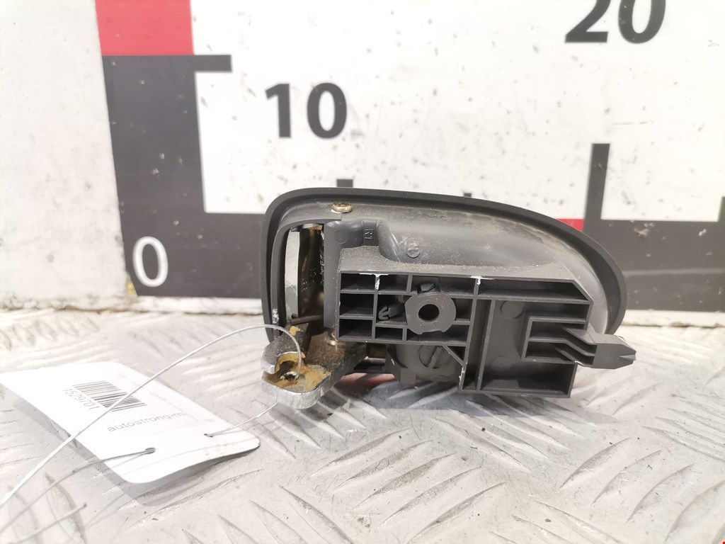 Ручка дверная передняя внутренняя правая MAZDA Premacy CP 1999-2004