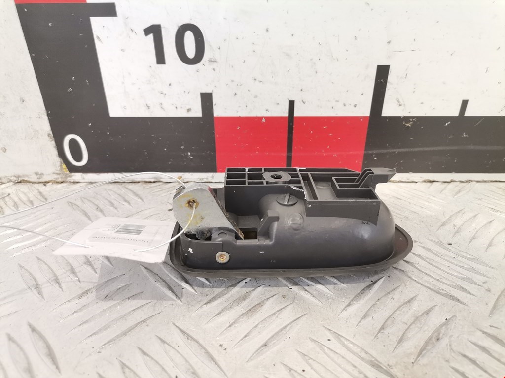 Ручка дверная передняя внутренняя правая MAZDA Premacy CP 1999-2004