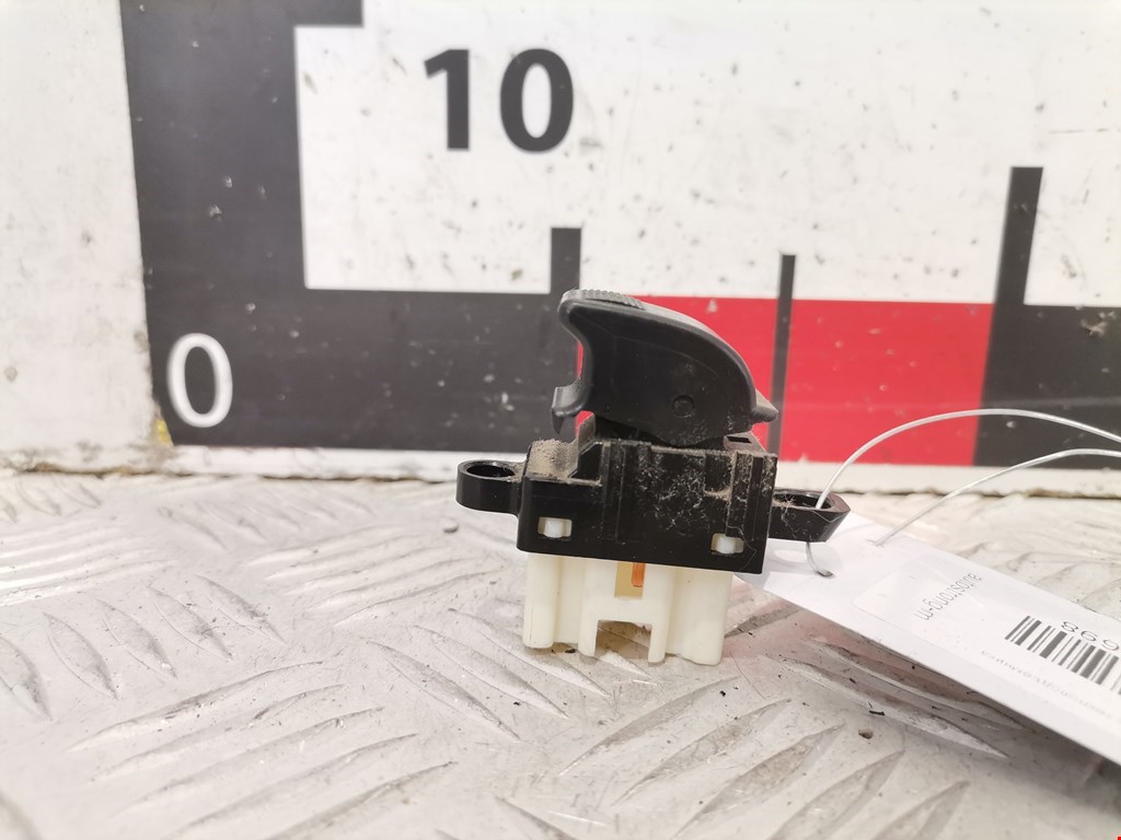 Кнопка стеклоподъемника MAZDA Premacy CP 1999-2004