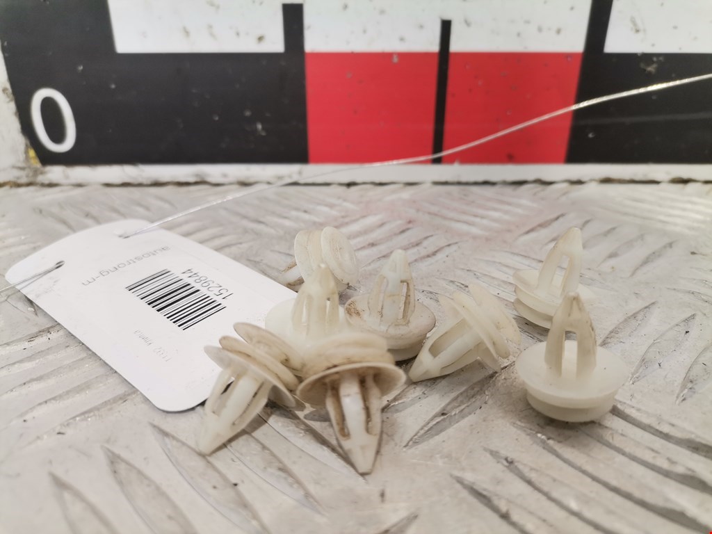 Клипсы DACIA Sandero 2008-2012