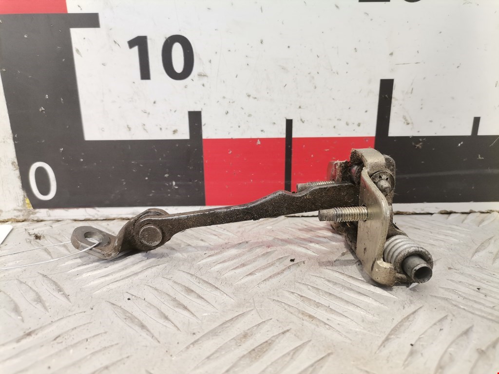 Ограничитель открывания двери DACIA Sandero 2008-2012