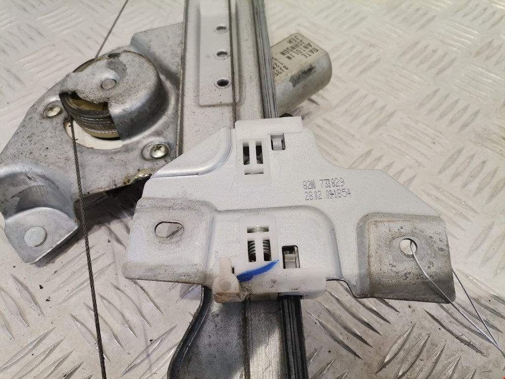 Стеклоподъемник передний левый DACIA Sandero 2008-2012