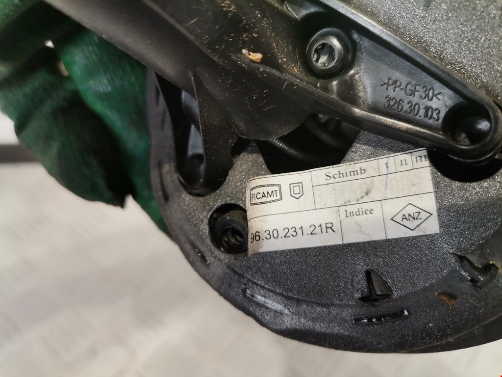 Зеркало левое DACIA Sandero 2008-2012