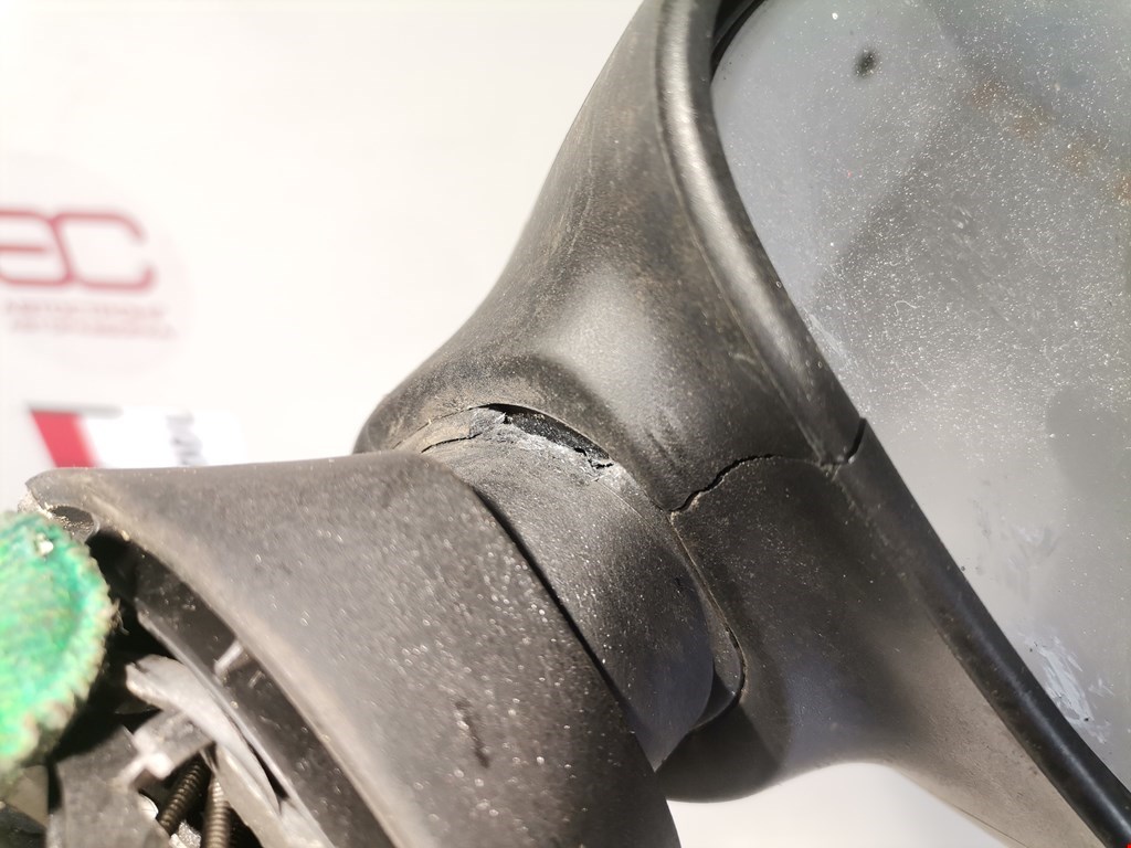 Зеркало левое DACIA Sandero 2008-2012