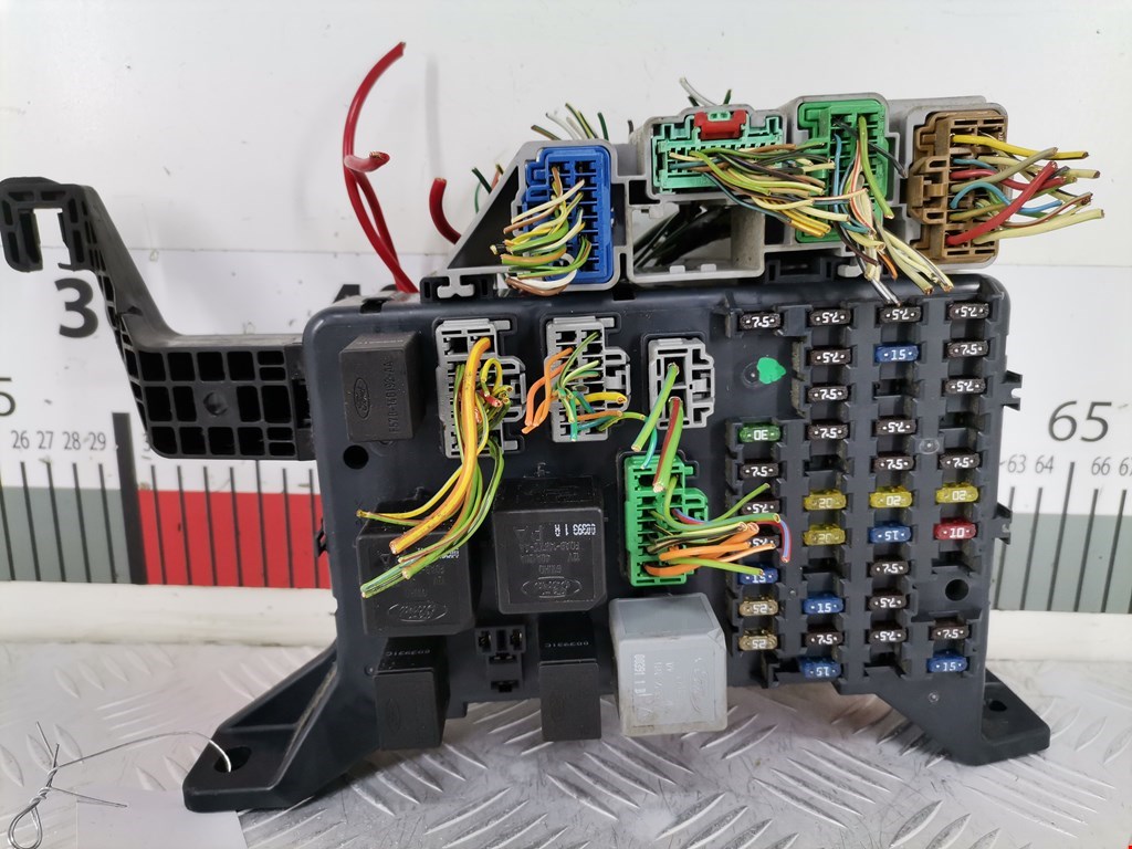 Блок предохранителей Ford Mondeo 3 (2000-2007)