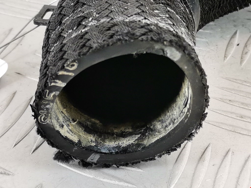 Патрубок интеркулера KIA Carnival I 1999-2005