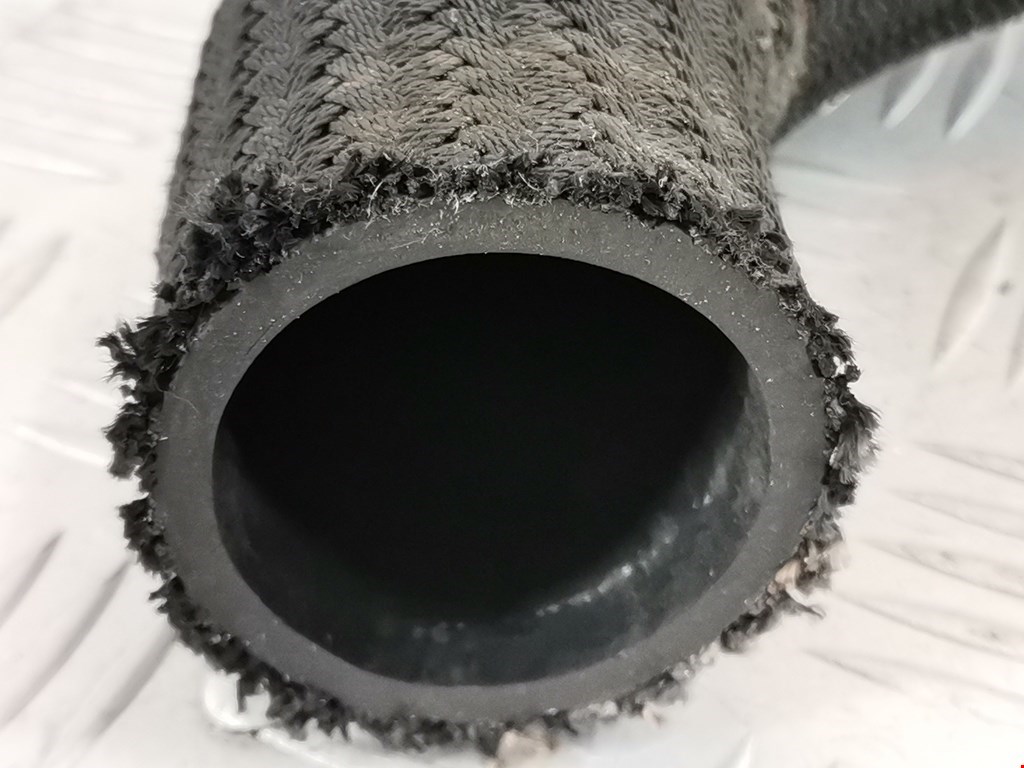 Патрубок интеркулера KIA Carnival I 1999-2005