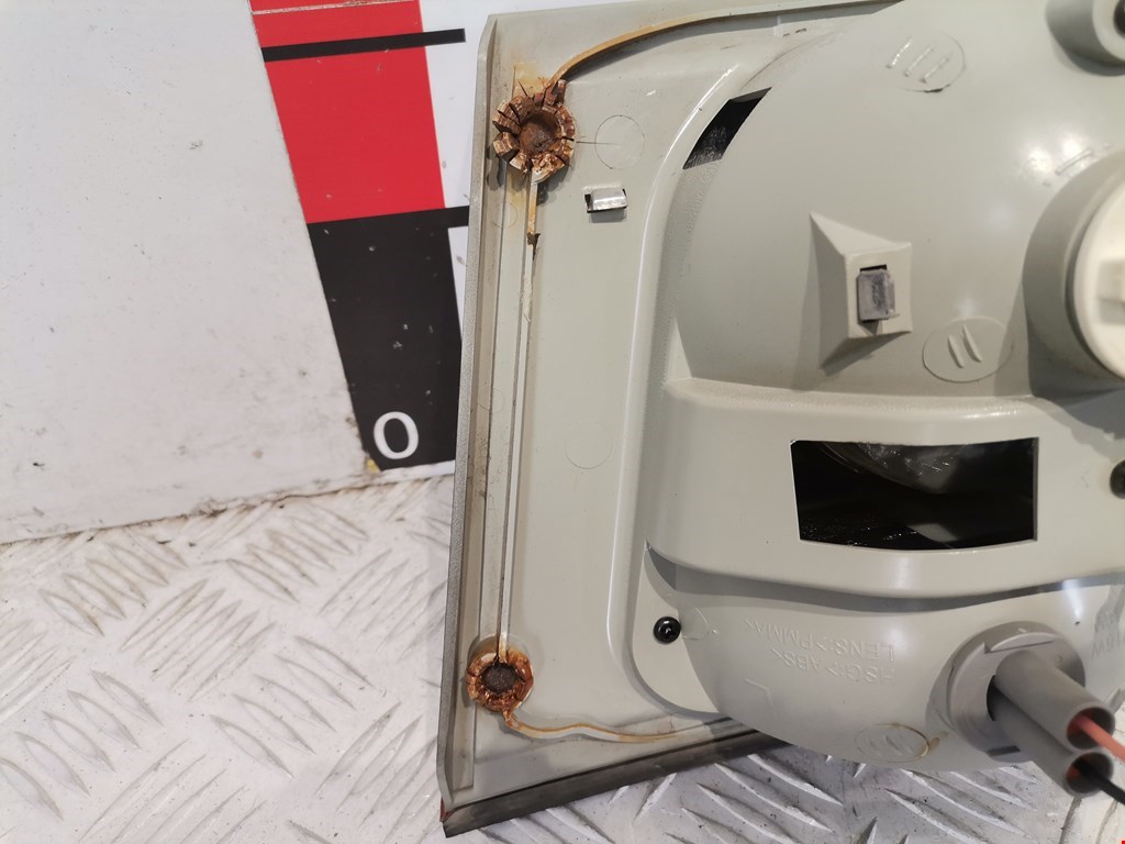 Фонарь задний внутренний левый KIA Carens 1999-2002