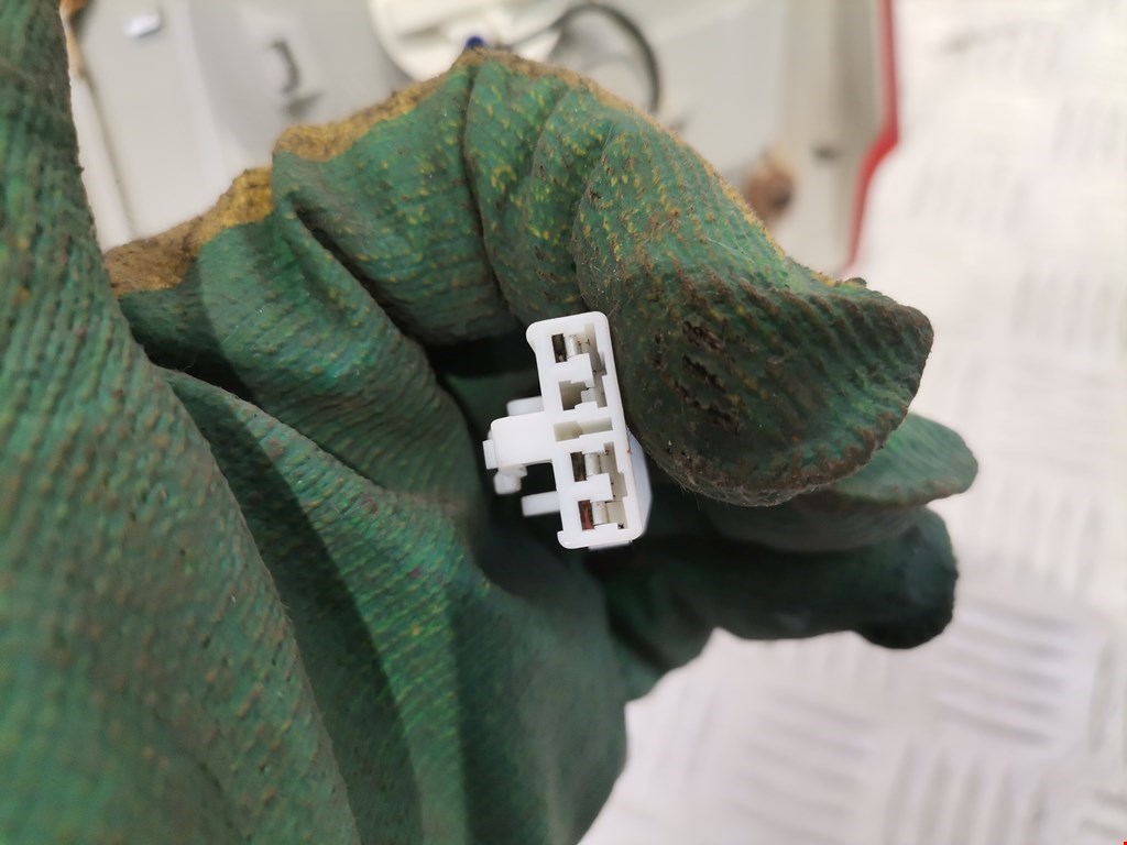 Фонарь задний внутренний левый KIA Carens 1999-2002