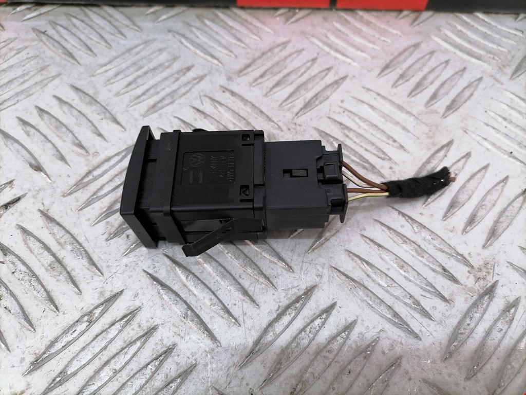 Кнопка аварийной сигнализации (аварийки) VOLKSWAGEN Polo IV 2001-2009