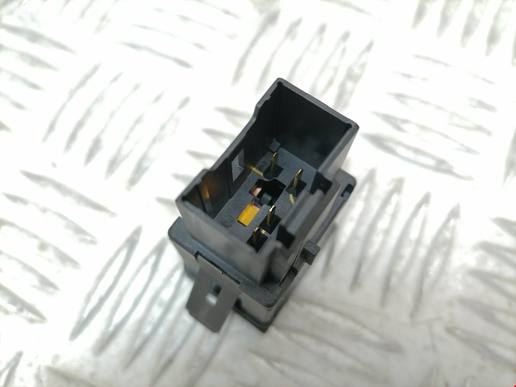 Кнопка аварийной сигнализации (аварийки) VOLKSWAGEN Polo IV 2001-2009