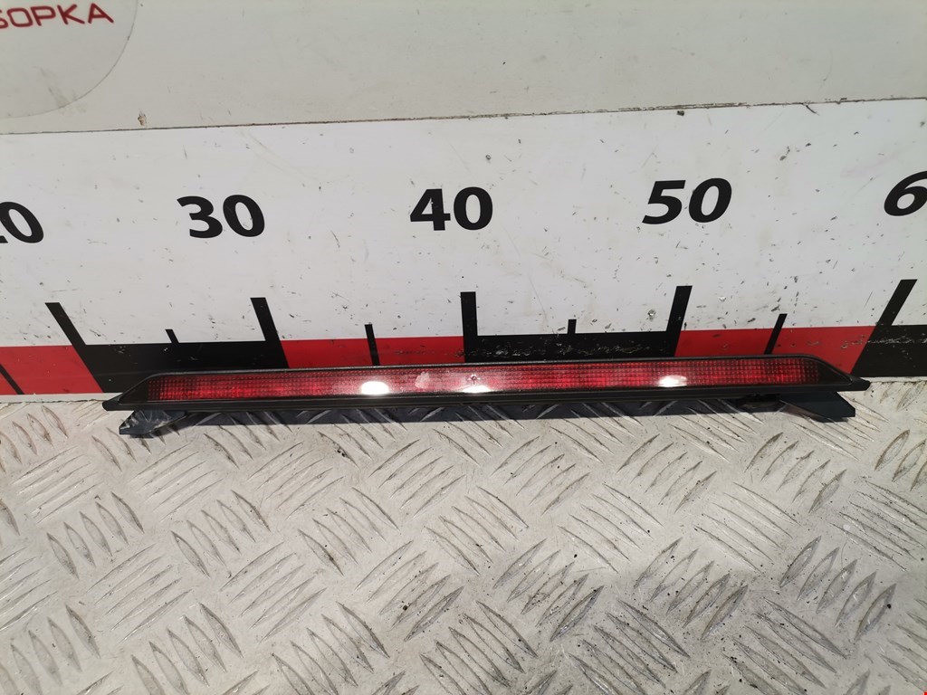 Фонарь дополнительный тормозной (стоп-сигнал) Volkswagen Golf 4 (1997-2004)