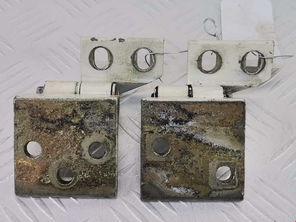 Петля двери передней правой Citroen Xsara Picasso (1999-2012)