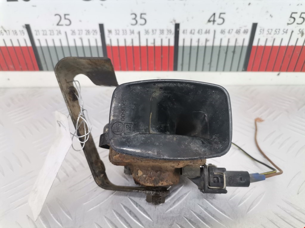 Сигнал звуковой (гудок клаксон) AUDI A4 B5 1995-2001