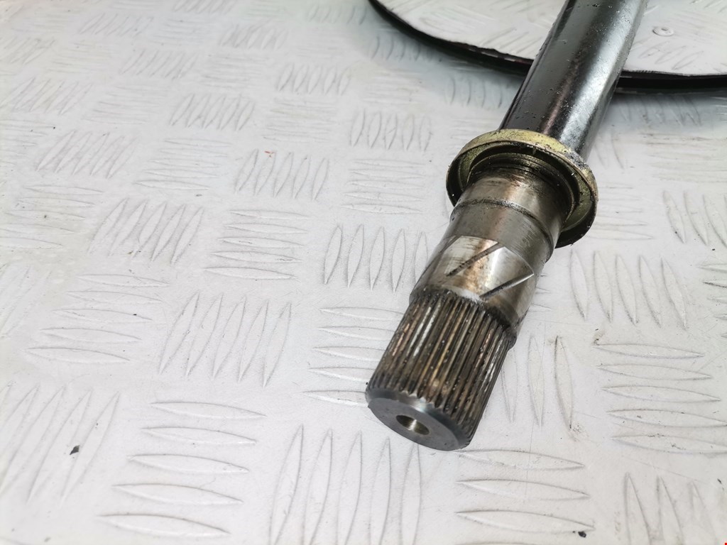 Полуось (привод, приводной вал) передняя правая NISSAN Almera Tino 2000-2006