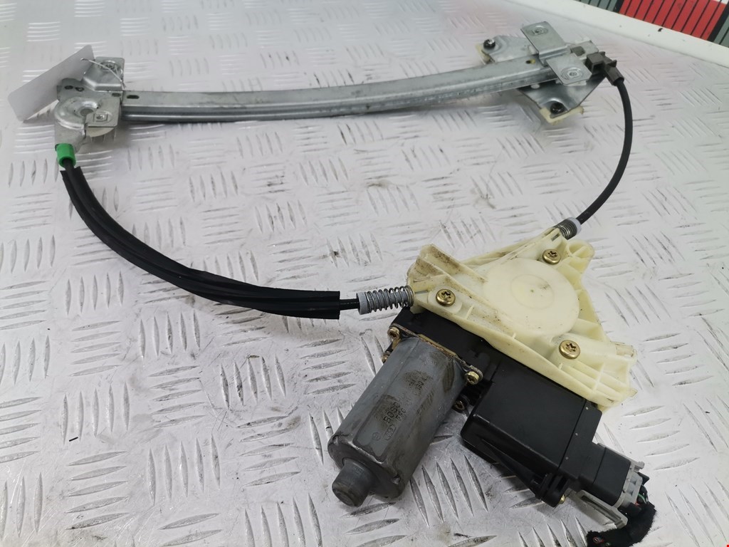 Стеклоподъемник задний правый MITSUBISHI Carisma 1995-1999